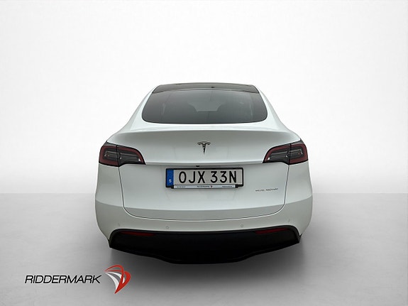 Tesla Model Y 8 of 30