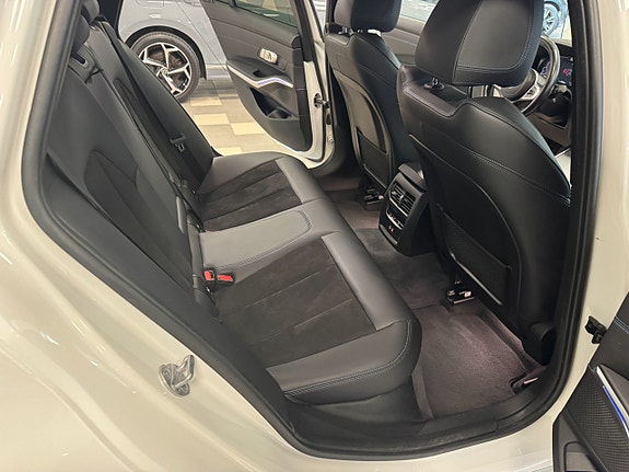 BMW 320d 17 of 22