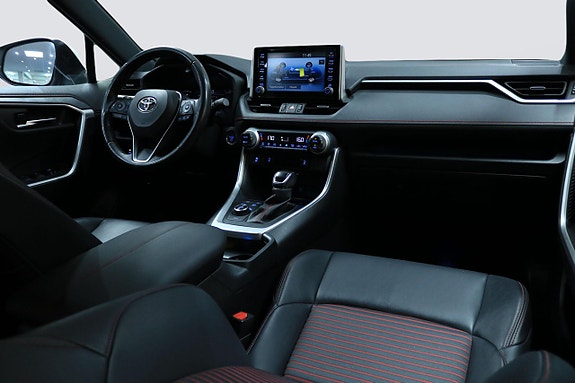 Toyota RAV4 8 of 30