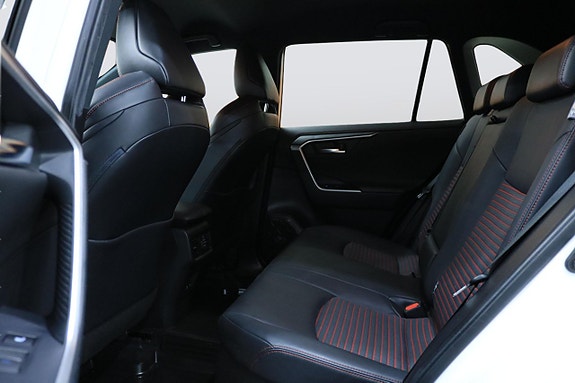 Toyota RAV4 7 of 30