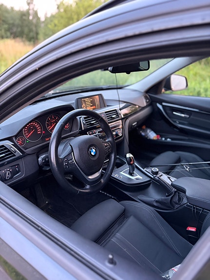 BMW 318d 9 of 9