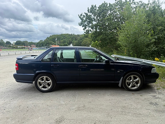 Volvo S70 4 of 5