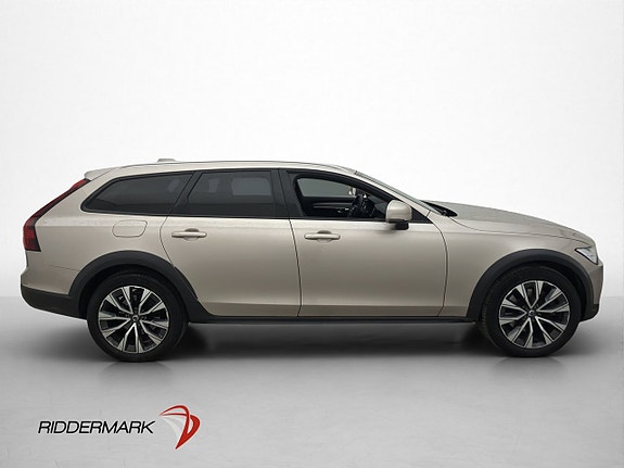 Volvo V90 Cross Country 4 of 30
