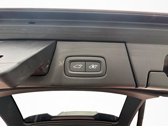 Volvo V90 Cross Country 30 of 30
