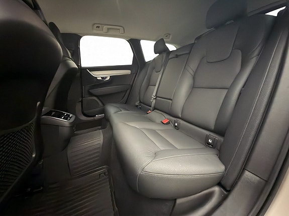 Volvo V90 Cross Country 28 of 30