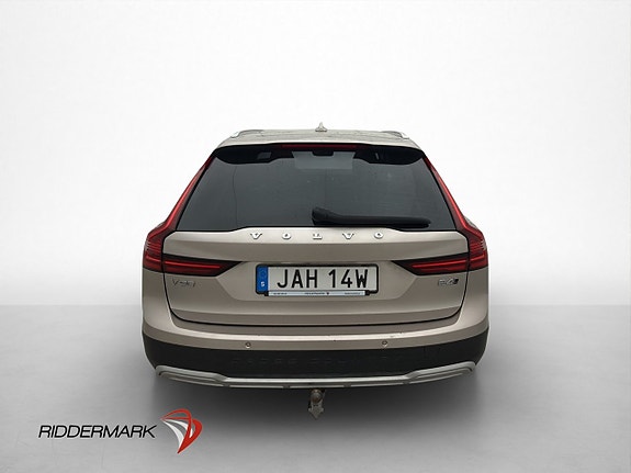 Volvo V90 Cross Country 6 of 30