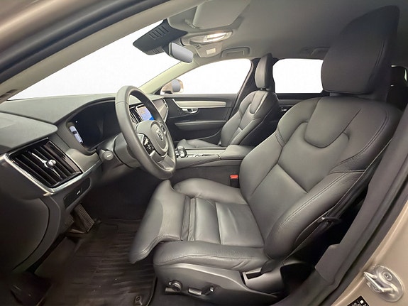 Volvo V90 Cross Country 12 of 30