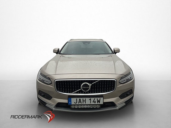 Volvo V90 Cross Country 2 of 30