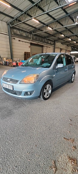Ford Fiesta 3 of 5