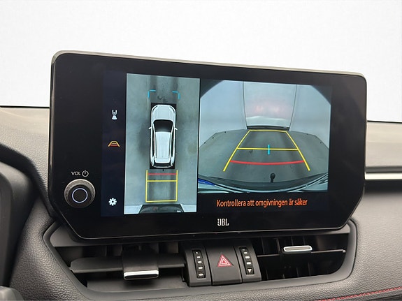 Toyota RAV4 Plug-in Hybrid 22 of 30
