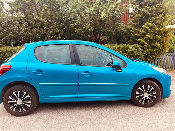 Peugeot 207 2 of 5