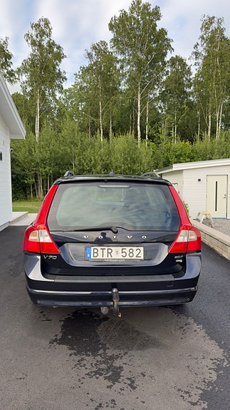 Volvo V70 4 of 5