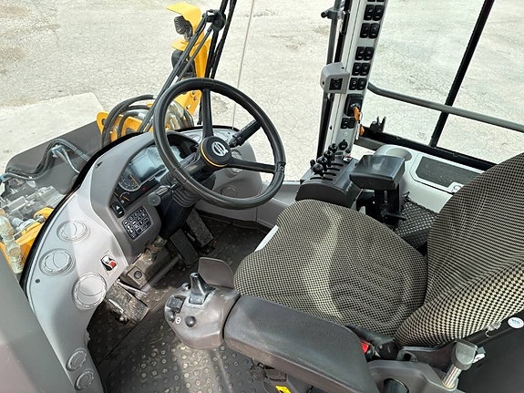 Volvo L60H hjullastare, long boom, nya traktordäck 6 of 7