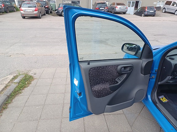 Opel Corsa 13 of 22