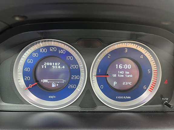 Volvo XC60 14 of 20