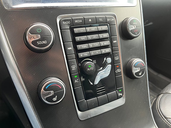Volvo XC60 16 of 20