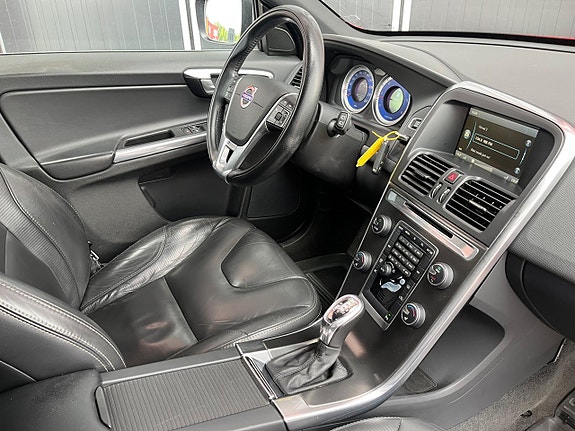 Volvo XC60 10 of 20
