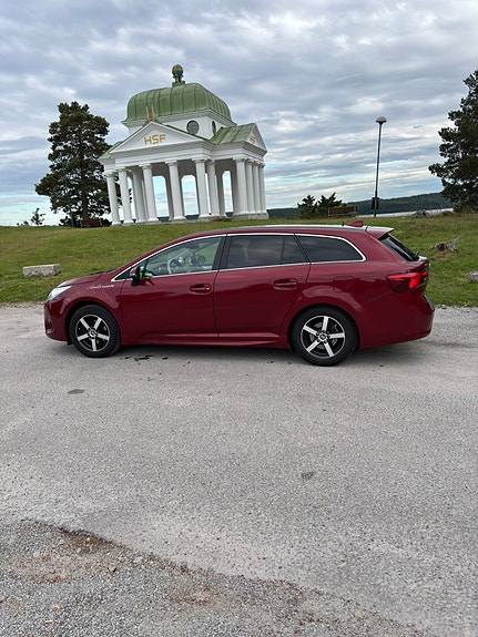 Toyota Avensis 9 of 9