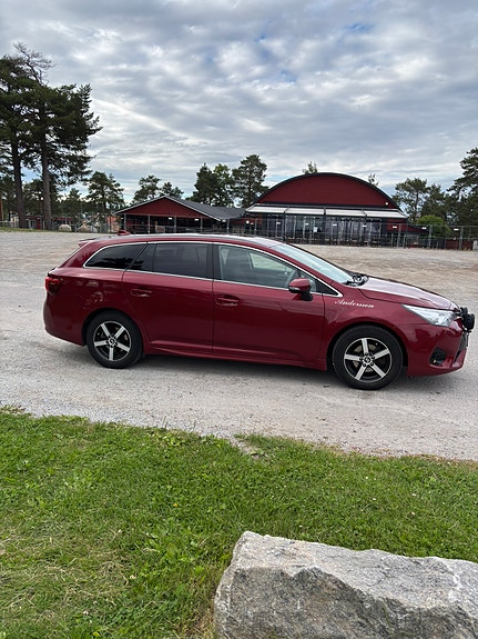 Toyota Avensis 5 of 9