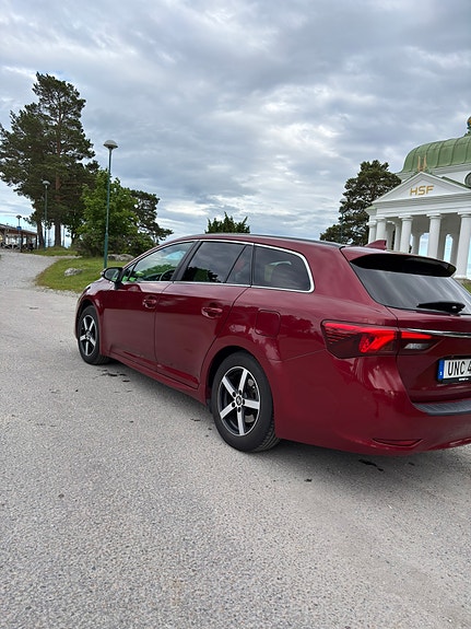 Toyota Avensis 8 of 9