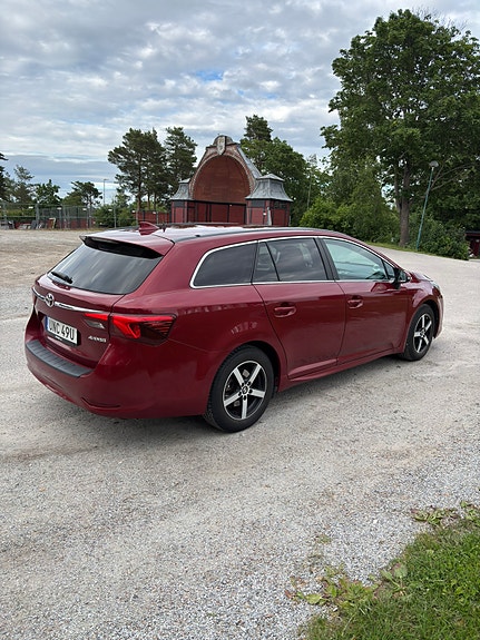 Toyota Avensis 6 of 9