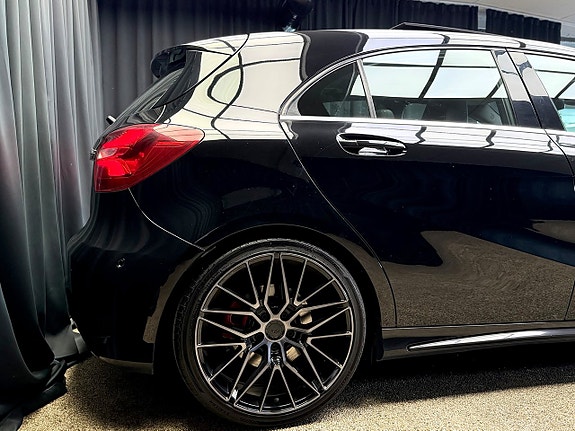 Mercedes-Benz A250 7 of 30