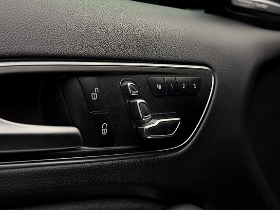 Mercedes-Benz A250 15 of 30