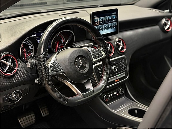 Mercedes-Benz A250 17 of 30