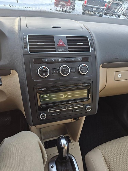 Volkswagen Touran 3 of 4