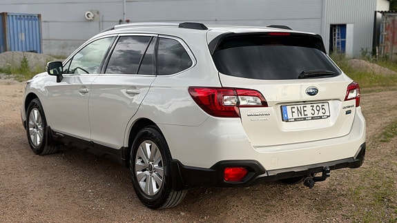 Subaru Outback 3 of 5