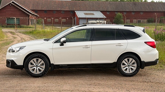 Subaru Outback 2 of 5