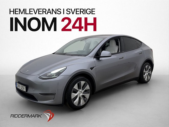 Tesla Model Y 4 of 5