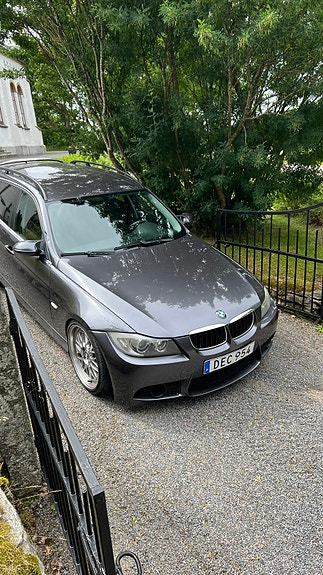 BMW 330d 5 of 5