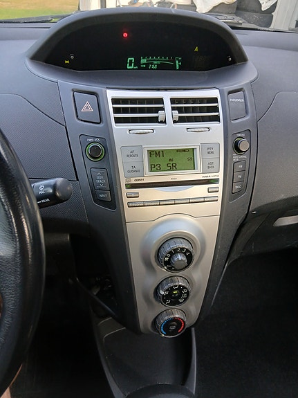 Toyota Yaris 10 of 13
