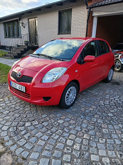 Toyota Yaris 6 of 13