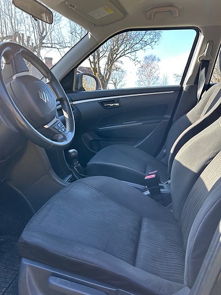 Suzuki Swift 4 of 5