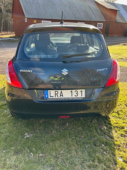 Suzuki Swift 3 of 5
