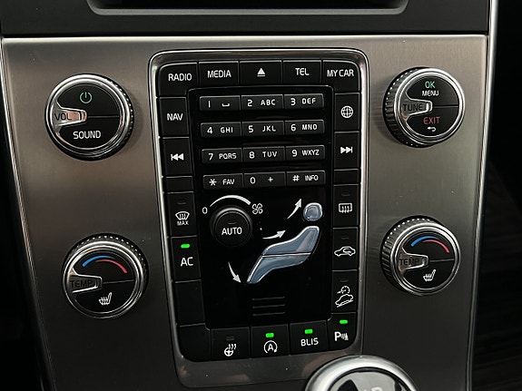 Volvo V60 Cross Country 23 of 29