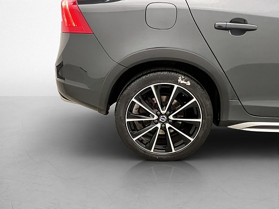 Volvo V60 Cross Country 28 of 29