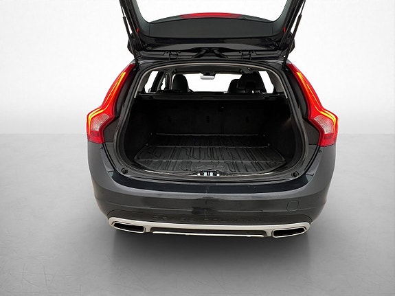 Volvo V60 Cross Country 8 of 29