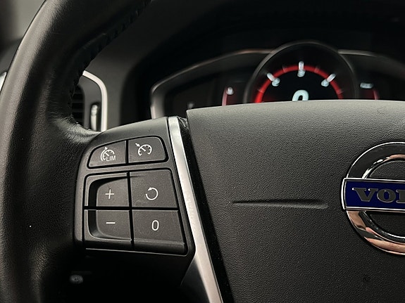 Volvo V60 Cross Country 16 of 29