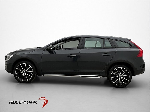 Volvo V60 Cross Country 4 of 5