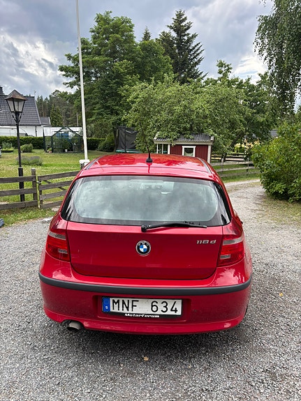 BMW 118d 5 of 8