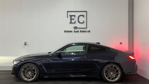 BMW M4 2 of 5