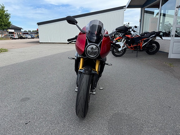 Triumph Speed Triple 1200 RR 3 of 7