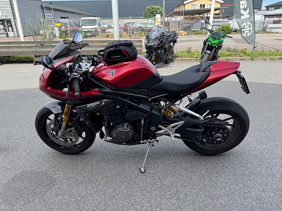 Triumph Speed Triple 1200 RR 6 of 7