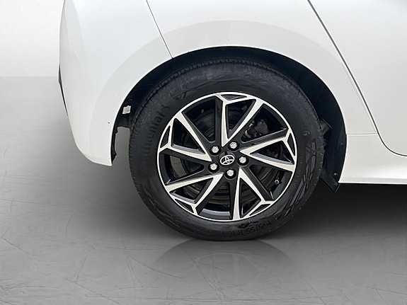 Toyota Yaris 27 of 28