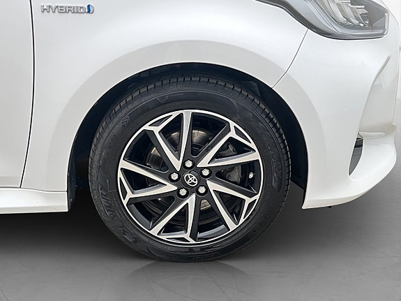 Toyota Yaris 28 of 28