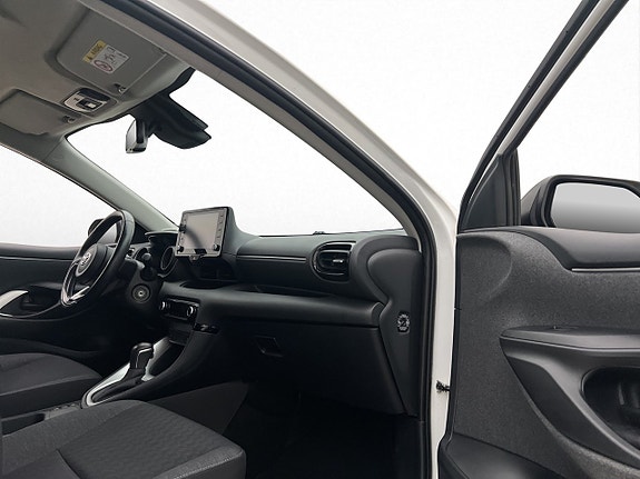 Toyota Yaris 19 of 28
