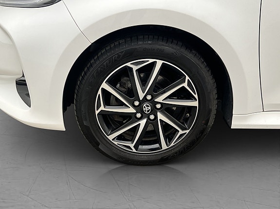Toyota Yaris 25 of 28